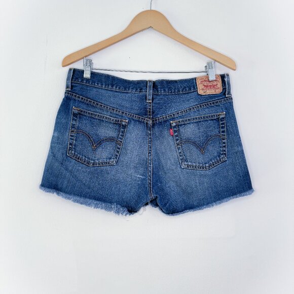 501 Levis Denim Shorts - Size Large - Picture 2 of 4
